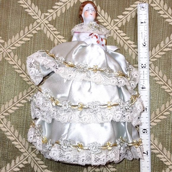 Vintage  Pin Cushion Doll in Sage Green Silk - Picture 6 of 7